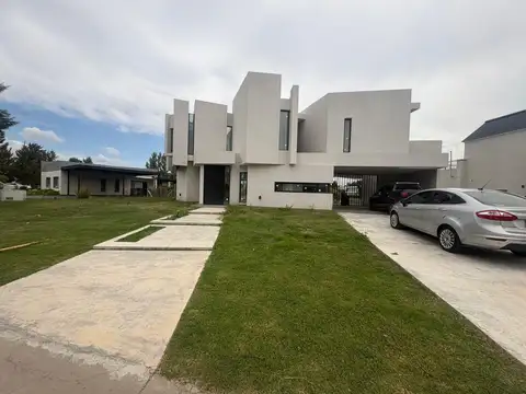 Casa en Venta de 5 dormitorios