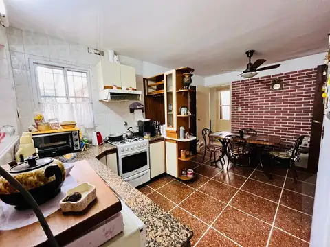 Casa 5 ambientes con 1 baño