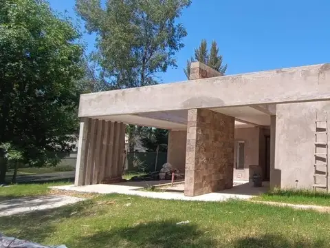 CASA EN VENTA EN MIRALAGOS
