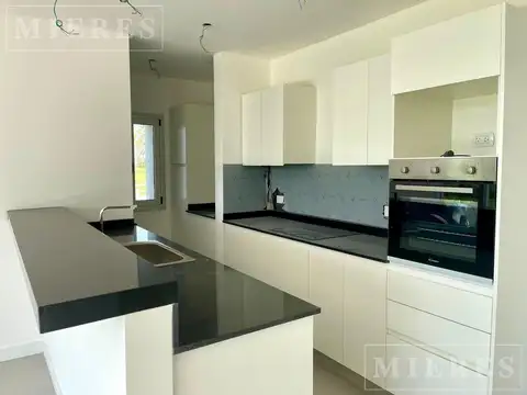 Departamento en Venta con 3 cocheras