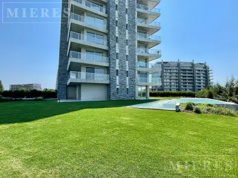 Departamento con jardin y pileta propia en venta en el Yoo 4, Nordelta