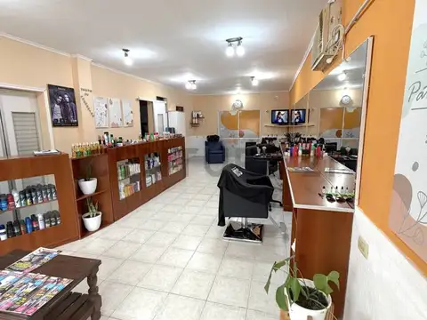Caseros 200, Piso 0