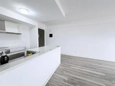 Departamento de 2 ambientes con balcón aterrazado y cochera