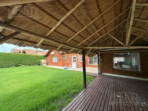Casa 5 ambientes con 2 baños