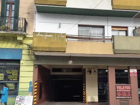 COCHERA EN ALQUILER  INMEJORABLE UBICACIÓN  