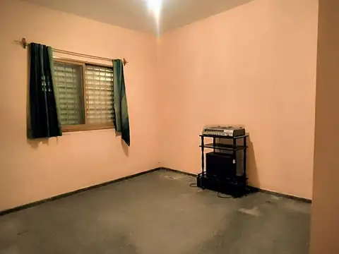 VENTA DE CASA EN CALLE FAMATINA RODEO DE LA CRUZ