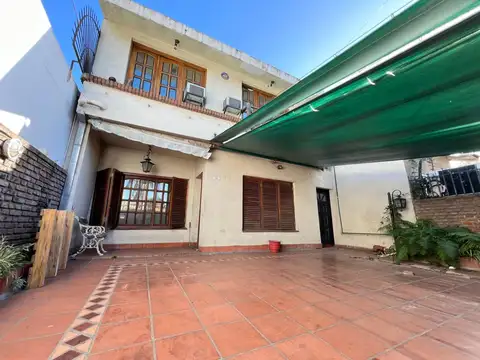 CASA A LA VENTA EN 2 PLANTAS