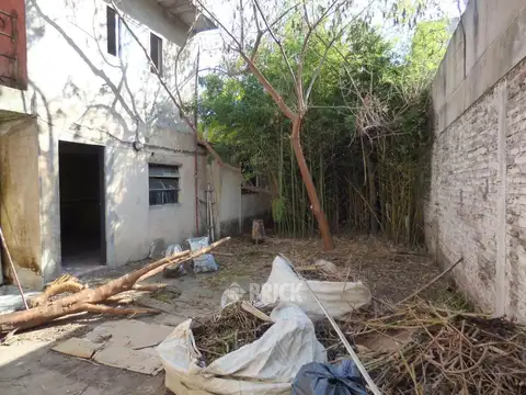 VENTA EN BLOCK EN LOTE DE 8.66X35.68 MTS EN BARROS PAZOS AL 5900 - 295 M2 CUB