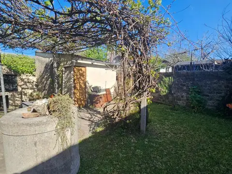 Casa 3 ambientes con 1 baño