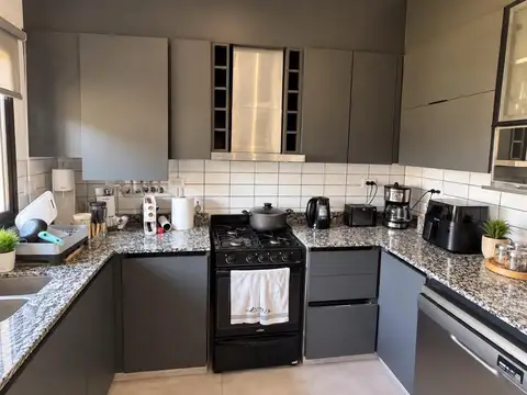 Depto Tipo Casa en Alquiler de 3 dormitorios