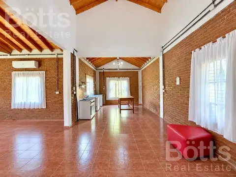 Casa 5 ambientes con 3 baños