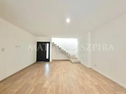 Depto Tipo Casa en Venta en Haedo, USD 198.000