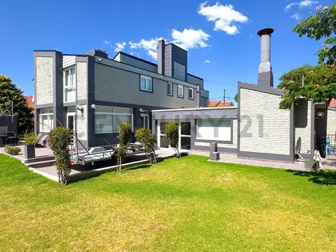 CASA 5 AMBIENTES C/PISCINA Y QUINCHO, ZONA CONSTITUCION, MAR DEL PLATA
