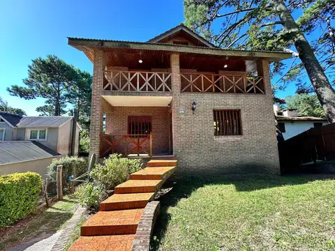 Casa en venta - 4 Dormitorios 2 Baños - Valeria del Mar