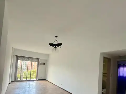 2 AMBIENTES AL FRENTE CON BALCÓN Y VISTA ABIERTA