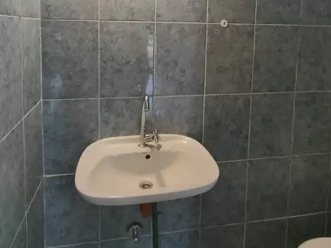 Local en Alquiler en Los Hornos, $ 700.000