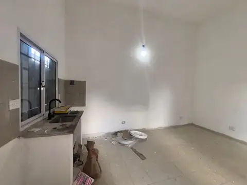 Depto Tipo Casa en Alquiler en Lanús Oeste, $ 365.000