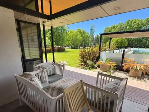 Casa en Alquiler en Cipolletti, USD 3.500