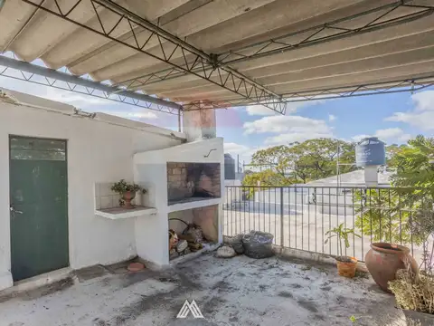 VENTA APTO 2D TERRAZA Y PARRILLERO BUCEO