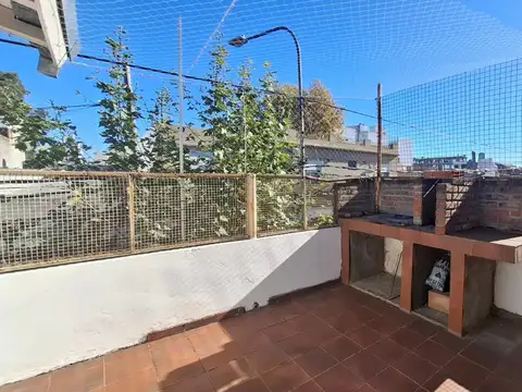 PH 4  AMBIENTES AL FRENTE CON TERRAZA