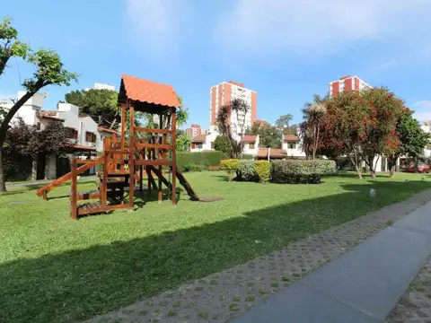 CASA 5 AMBIENTES VENTA VILLA CELINA PATIO COCHERA
