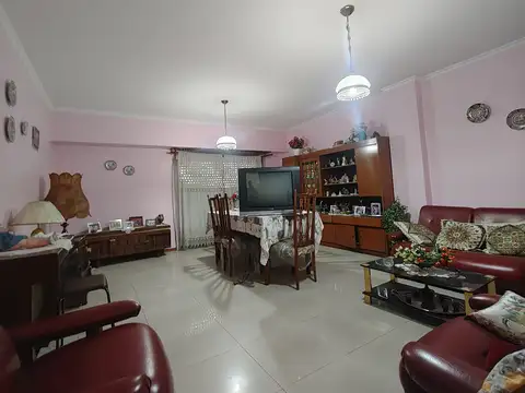 Casa en Venta en Luis Guillon, USD 800.000