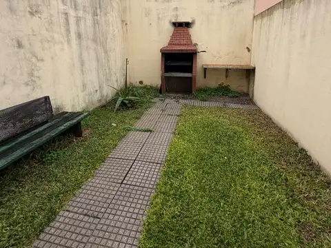 Casa en Alquiler con 1 cochera