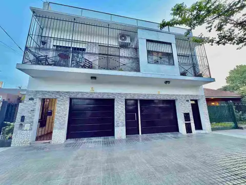 Depto Tipo Casa 5 ambientes con 2 baños