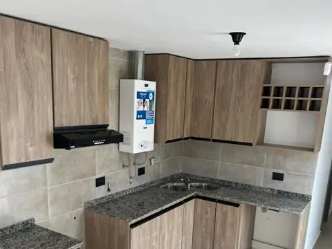 Casa 3 ambientes con 2 baños