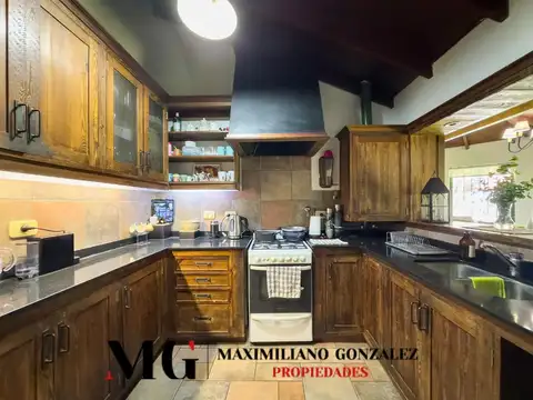 Casa en Alquiler con 1 cochera