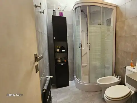 CASA EN VENTA LANUS 4 AMB FONDO - GARAGE