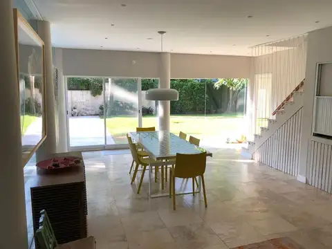 Casa en Alquiler de 5 dormitorios