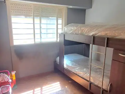 Venta amplia vivienda 3 amb al fondo