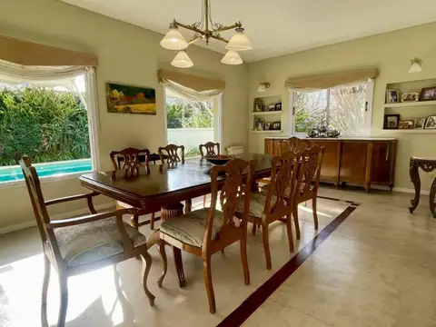 Casa 7 ambientes con 4 baños