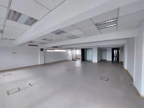 Edificio de oficinas en excelente estado