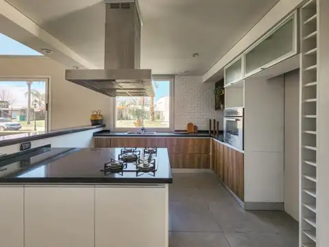 Venta Casa 3 Dorm. c/Pileta y Jardin # Bo.Miraflores - Lote 137