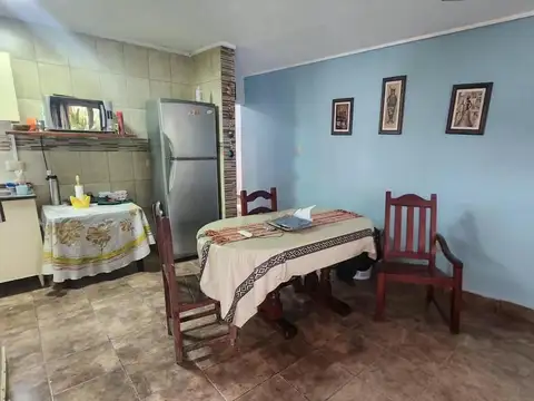Casa en Alquiler con 2 cocheras