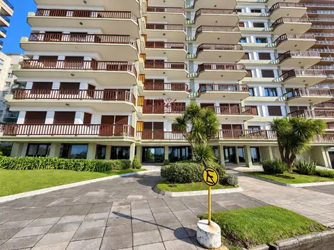 Bvard Maritimo 5800, Piso 6