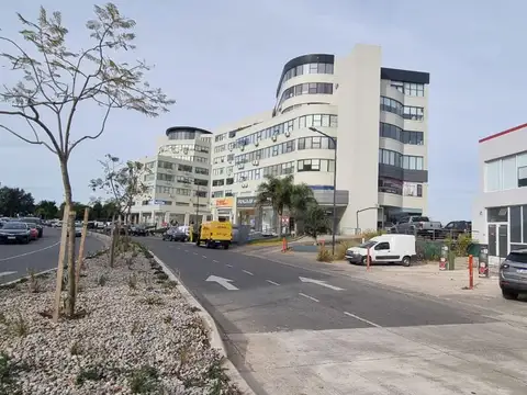 Cochera en el edificio Estudios de Bahia Grande, Nordelta