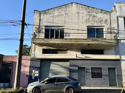 GALPÓN 2 C/PANAMERICANA 2 C/ AV. MITRE /  3 C/ PARANA Y 6 DE UNICENTER