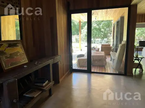 Casa en Alquiler con 2 cocheras