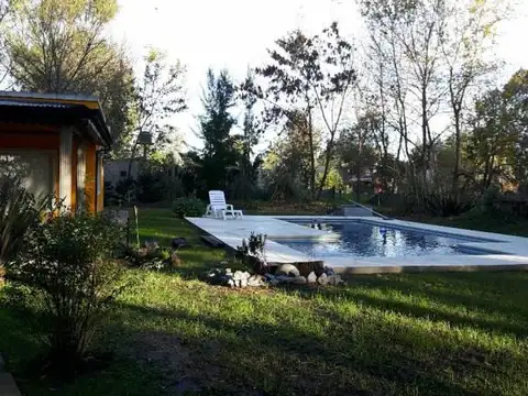 Casa 2 ambientes con 2 baños