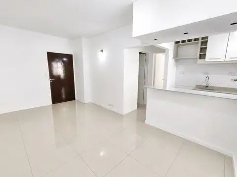 VENTA 2 AMB A NUEVO GRAN PATIO Y PARRILLA FRENTE AL JARDÍN BOTÁNICO