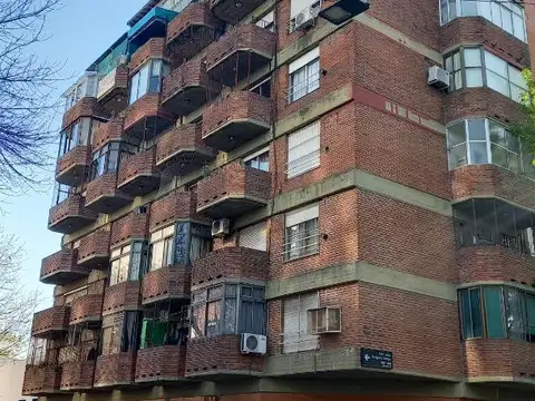 SANTOS DUMONT 4000 - CHACARITA - MONOAMBIENTE MUY LUMINOSO!