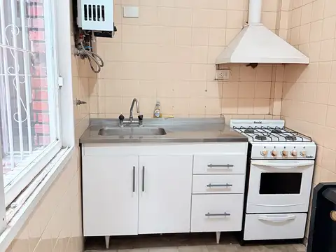 SOLO USO COMERCIAL   450 M2 IDEAL DEPOSITO/OFICINAS/VENTA ON LINE - USOS MIXTURA II -