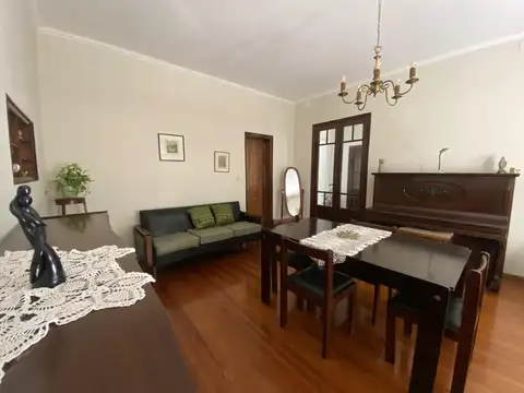 Casa 6 ambientes con 1 baño