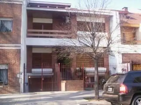 Chalet 300 m2 cub 4 dorm gge varios Fondo Libre