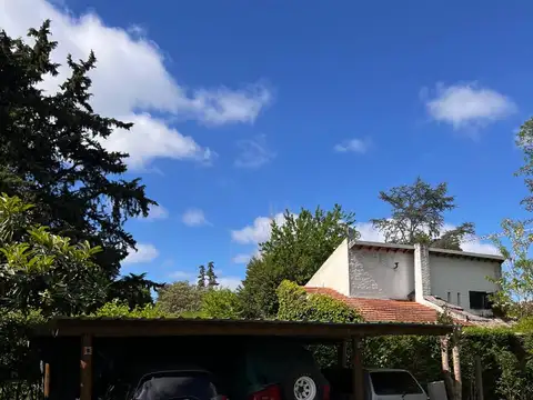 EXCLUSIVA CABAÑA DE TRONCOS PREMIUM: UN OASIS DE CALIDAD Y CONFORT