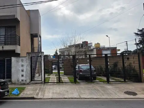 Alquiler dos ambientes planta baja , con cochera ( San Miguel)