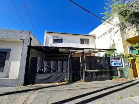 CASA 4 DORM., C/COCHERA 2 AUTOS + MONOAMB. 8,66 x 25,98